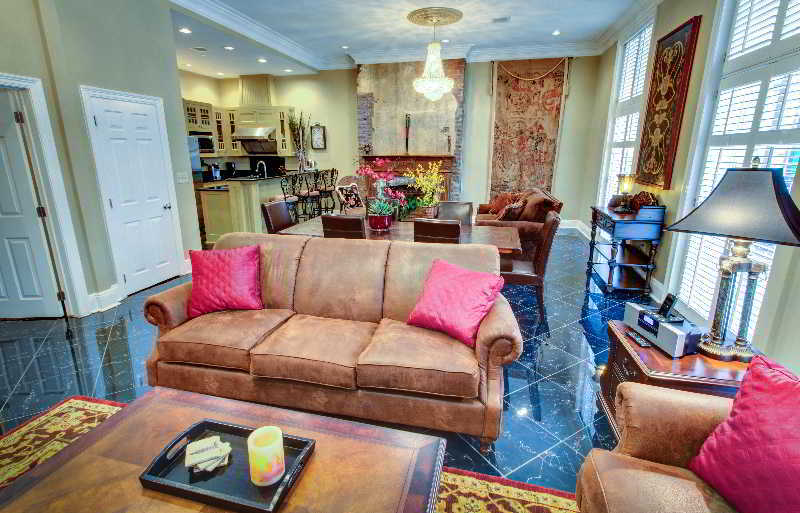 Saint Louis Hotel