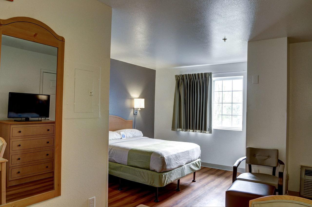 Hotel 6-new Orleans, La New Orleans