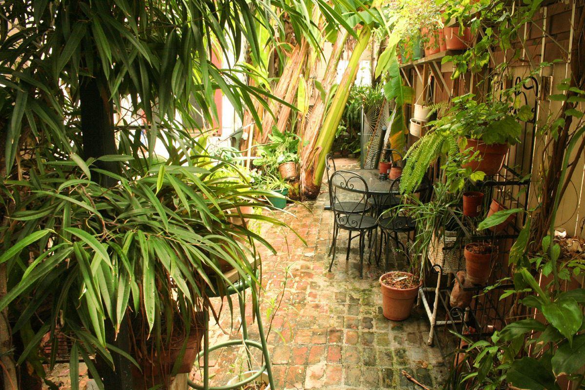 1870 Banana Courtyard French Quarter Bed & Breakfast 3*