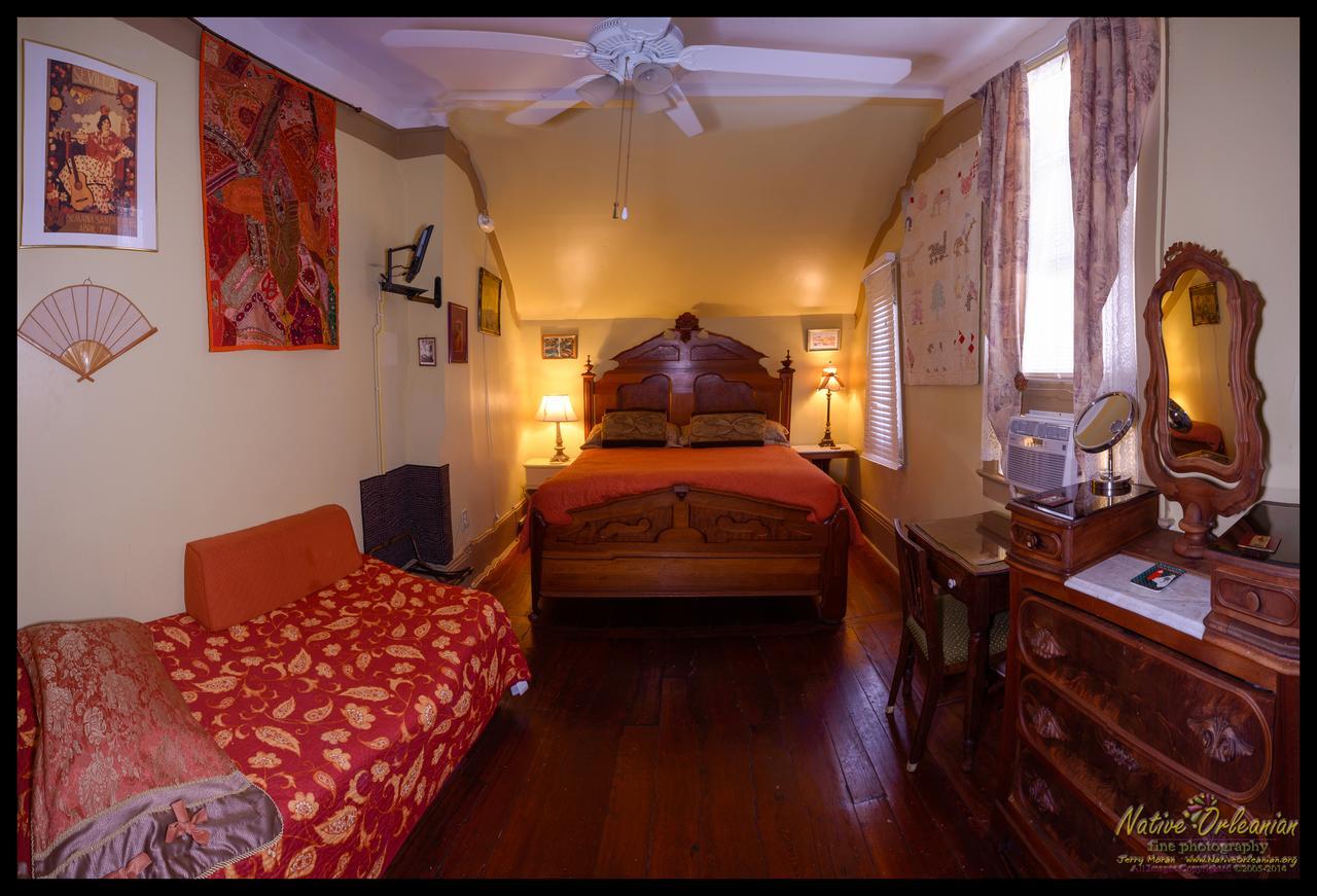 1870 Banana Courtyard French Quarter Bed & Breakfast