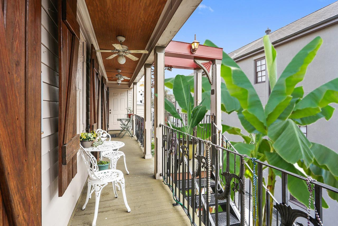 1870 Banana Courtyard French Quarter