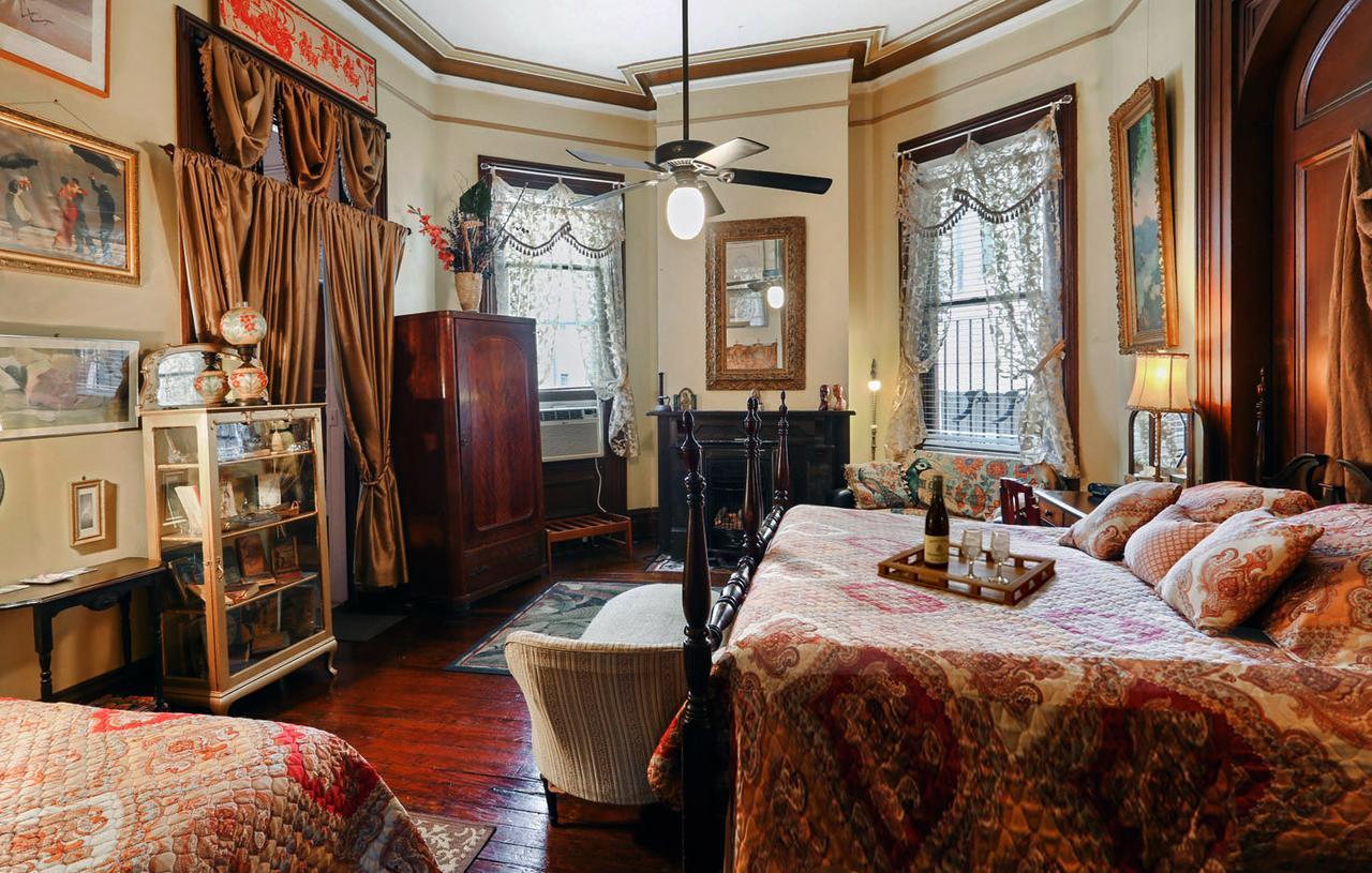1870 Banana Courtyard French Quarter Bed & Breakfast