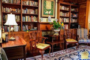 Lion's Hotel