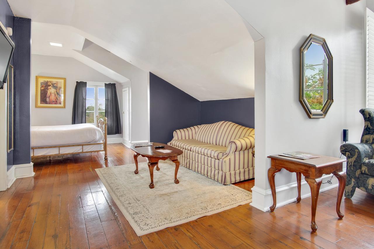 Rathbone Mansions 3*