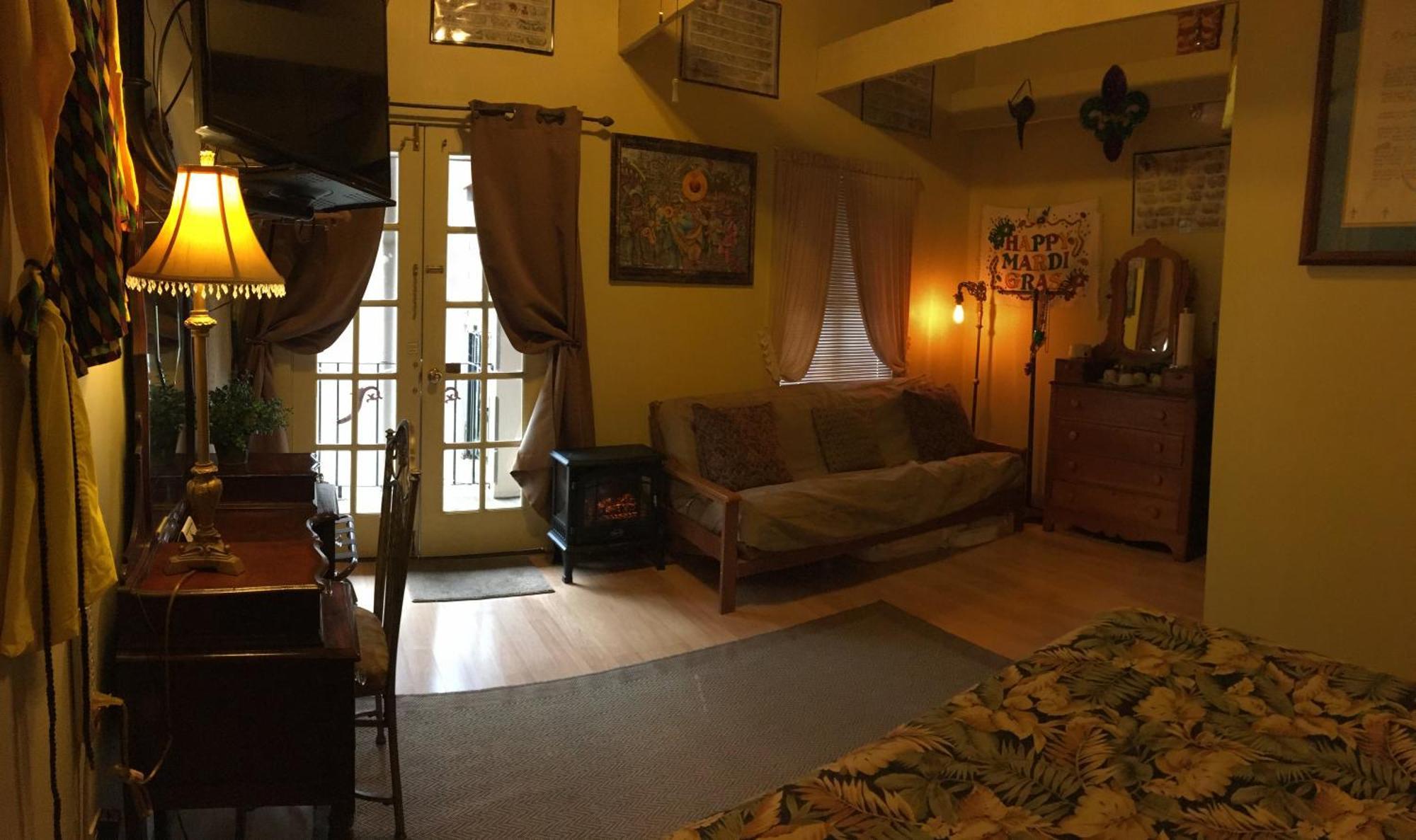1870 Banana Courtyard French Quarter Bed & Breakfast 3*