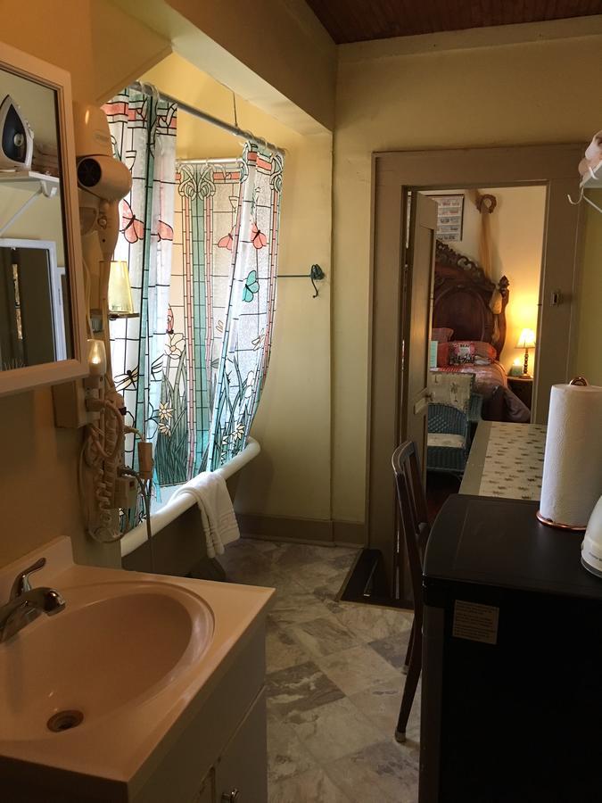1870 Banana Courtyard French Quarter Bed & Breakfast New Orleans