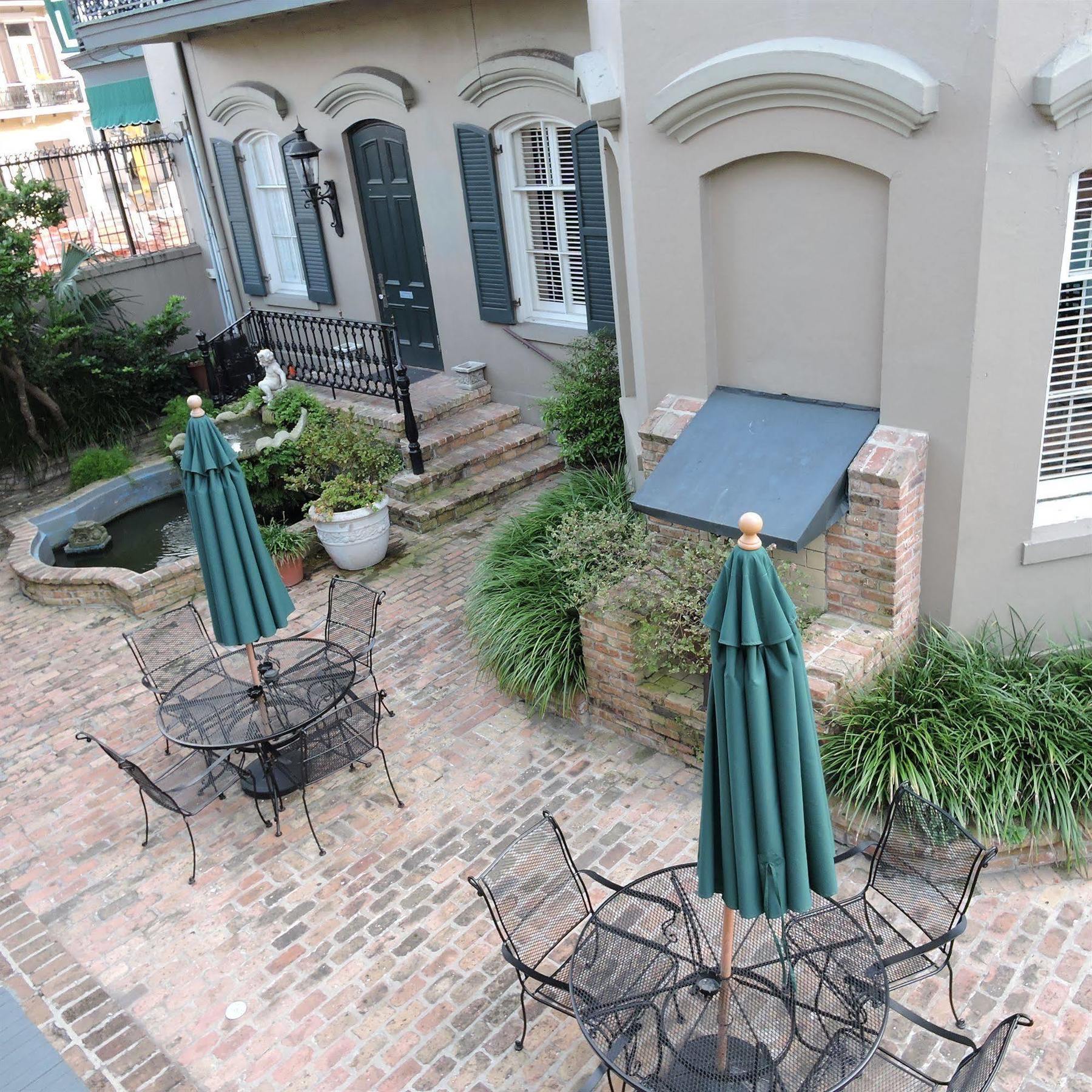 Courtyard By The French Quarter 3*