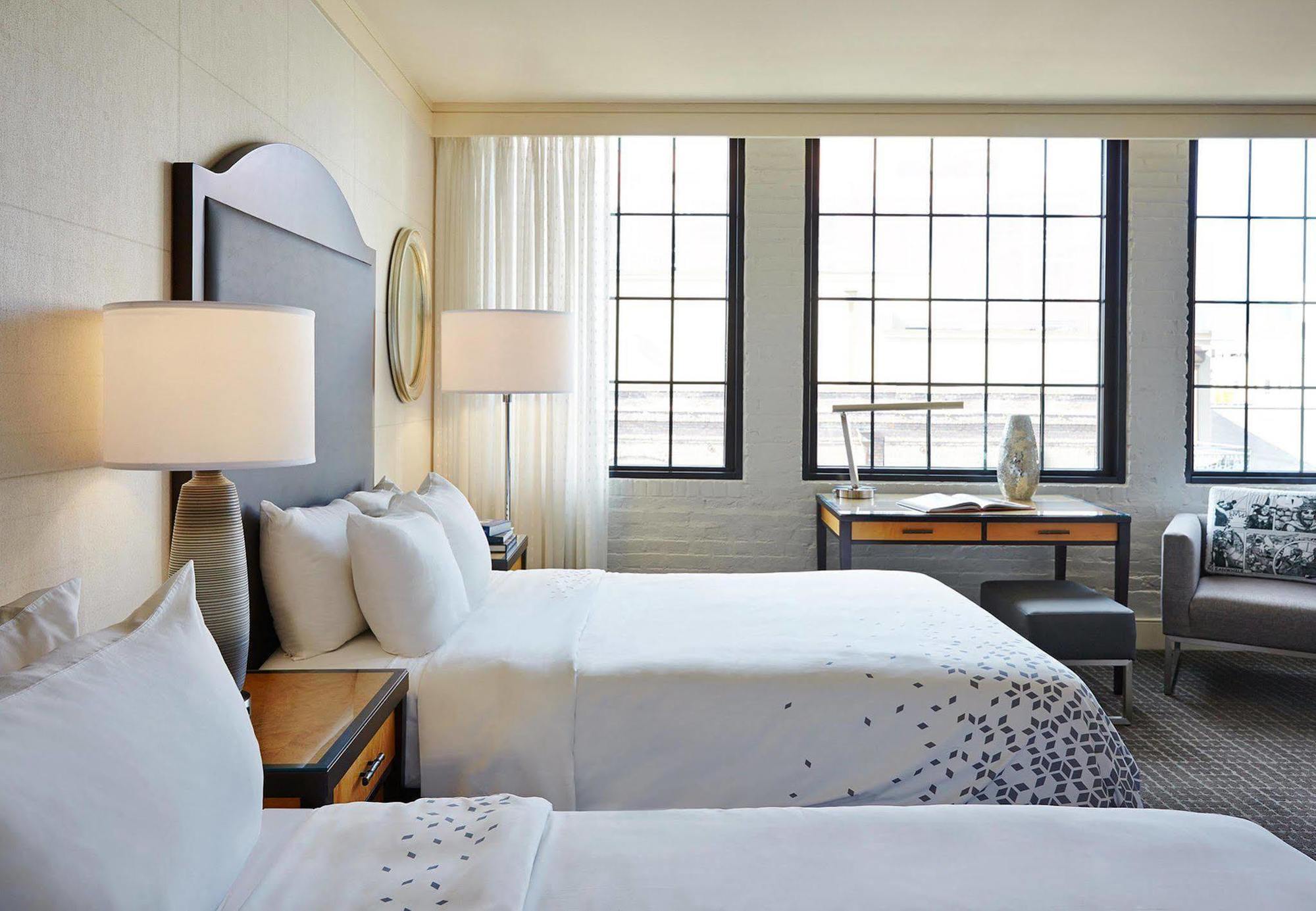 Renaissance Arts Warehouse District 4*