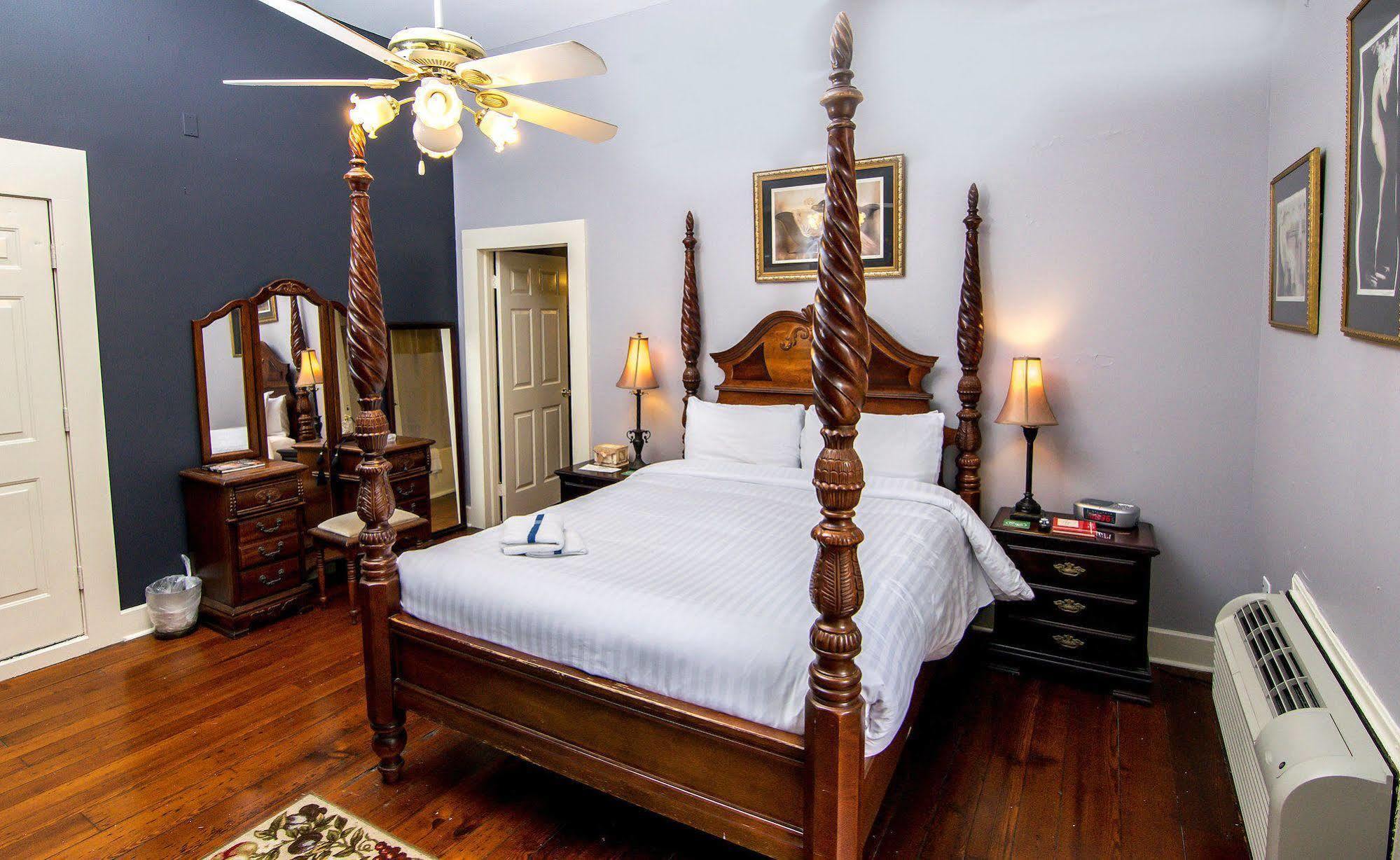 Hotel Rathbone Mansions