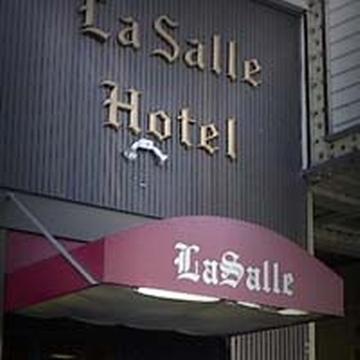 La Salle Hotel *