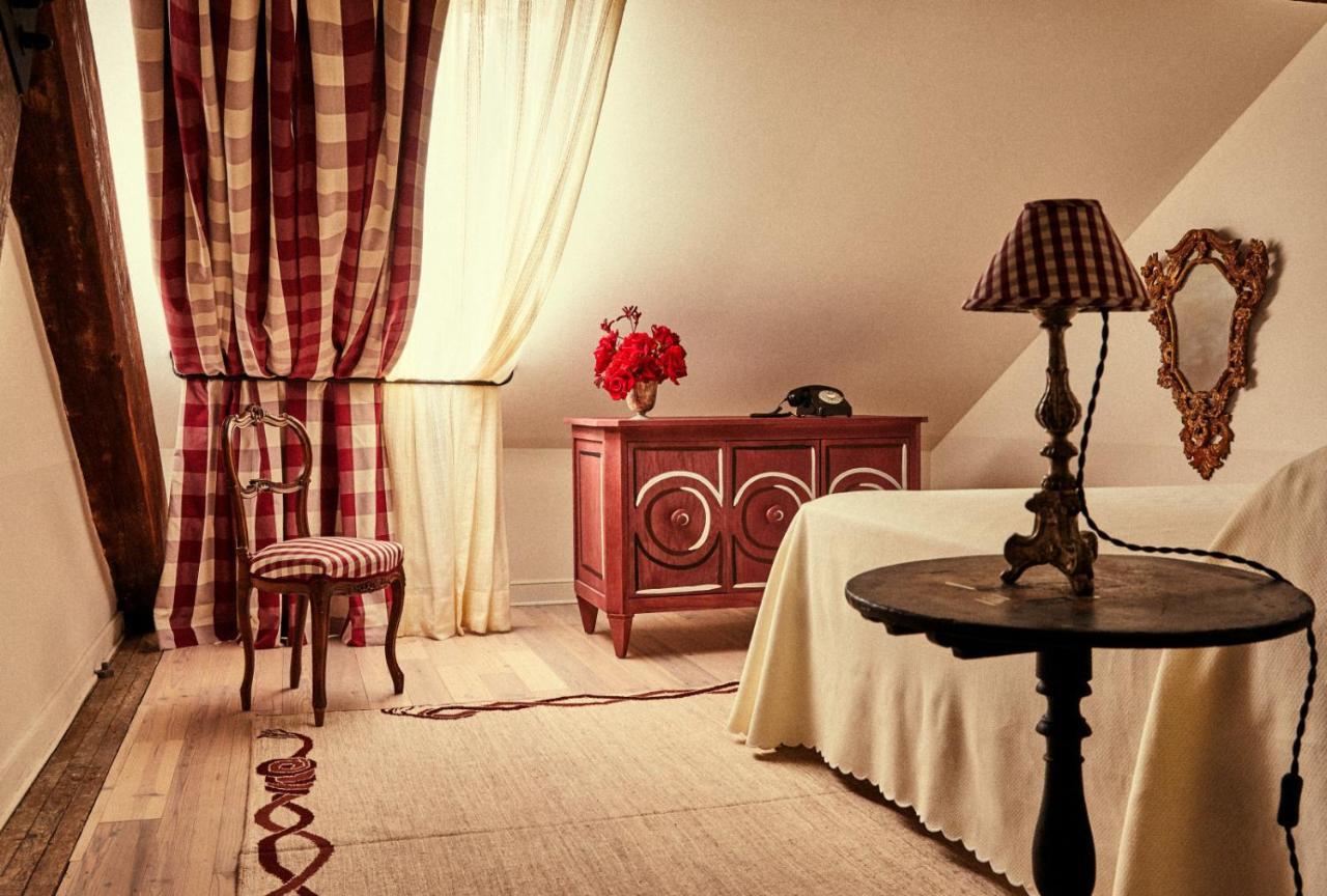 Peter And Paul, An Ash Hotel