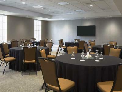 Springhill By Marriott Warehouse Arts District Hotel 3*