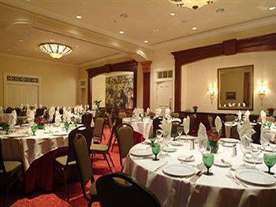 Hotel Courtyard By Marriott French Quarter/iberville 3*