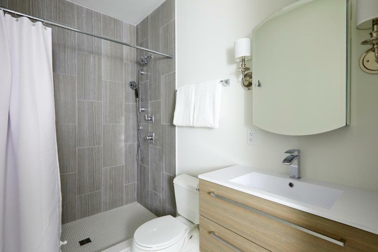Sonder Lafayette Square 4*