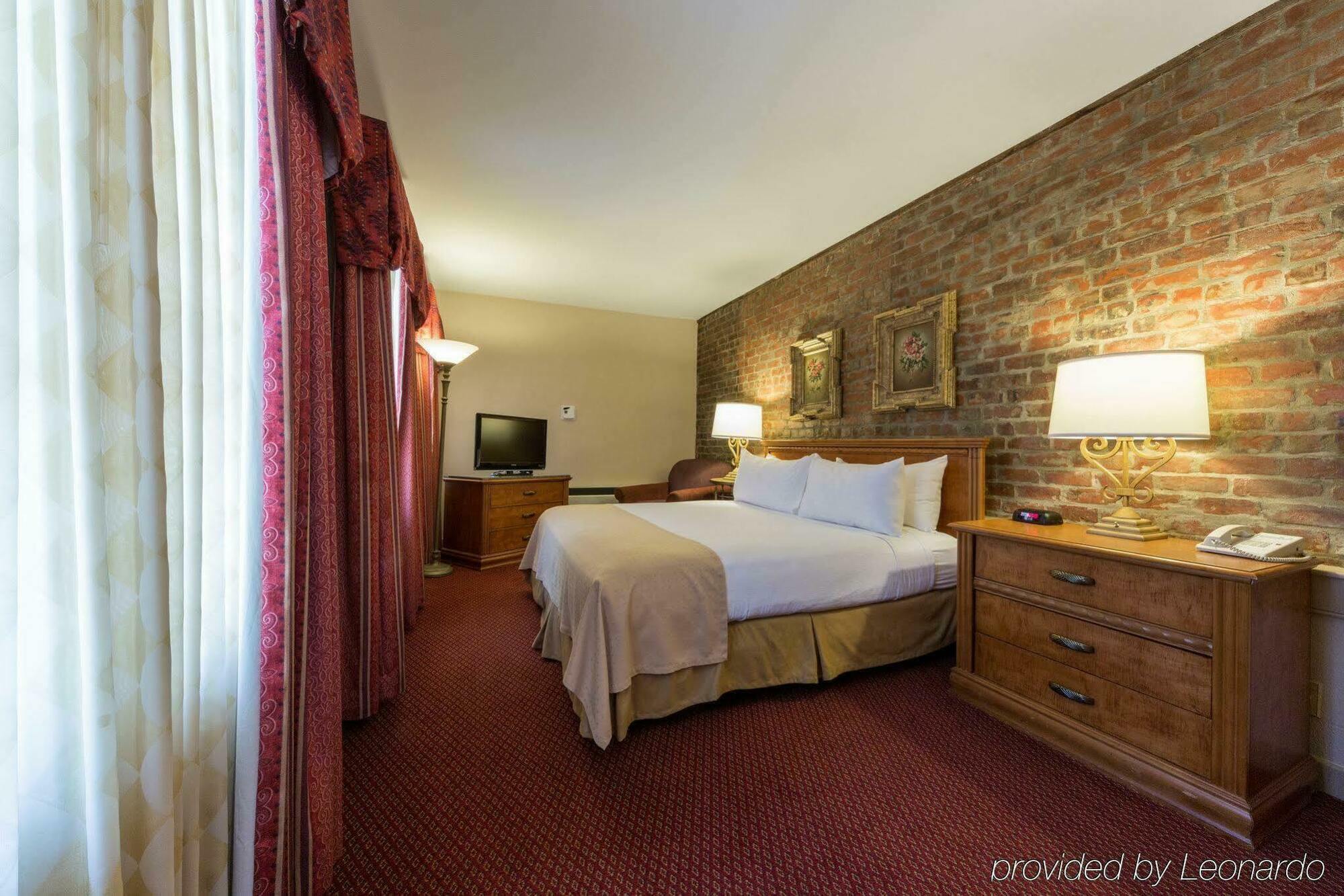 Holiday French Quarter-chateau Lemoyne By Ihg