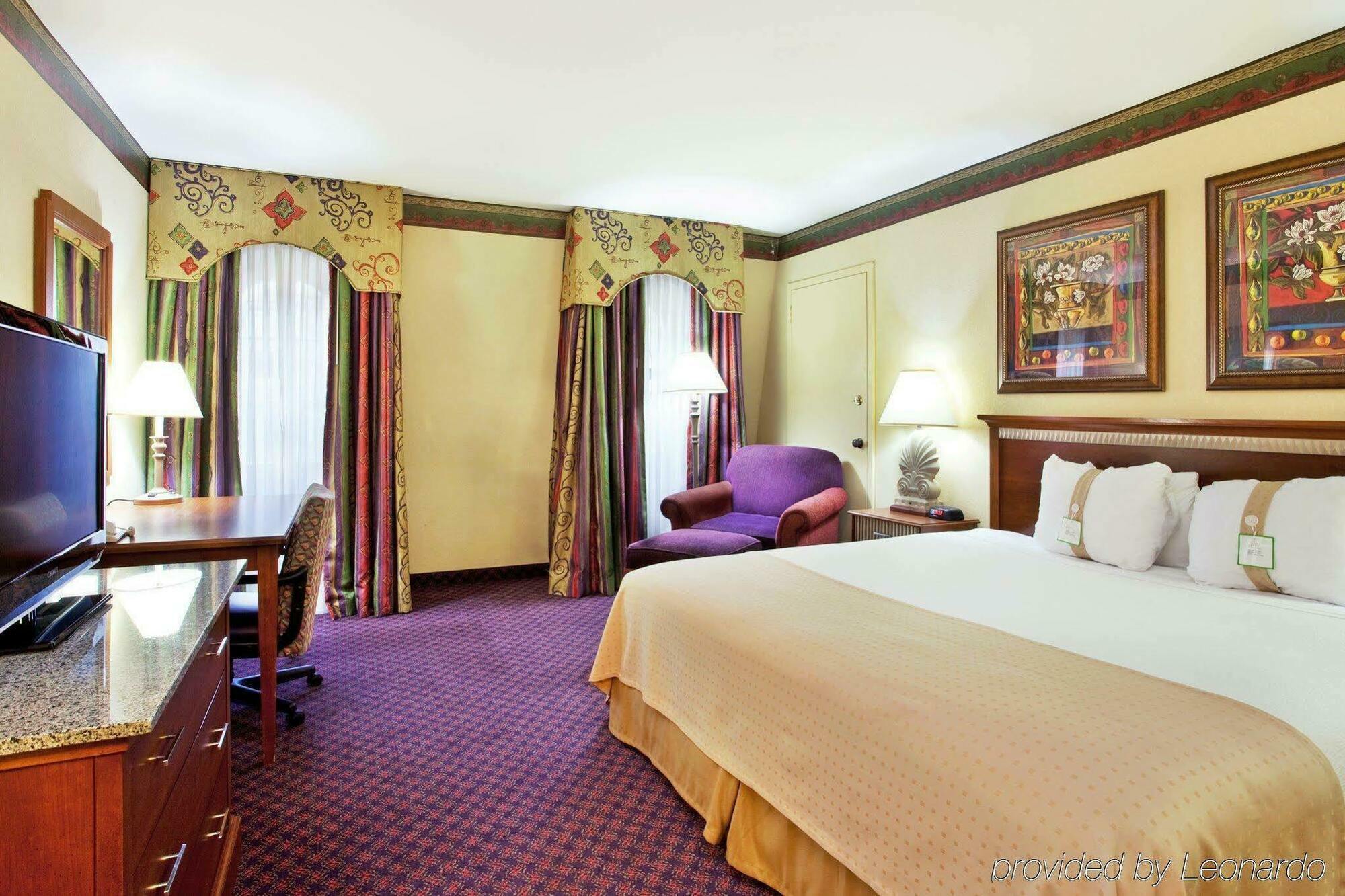Holiday French Quarter-chateau Lemoyne By Ihg Hotel New Orleans