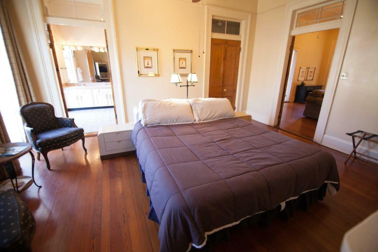 The Courtyards French Quarter Guest house New Orleans
