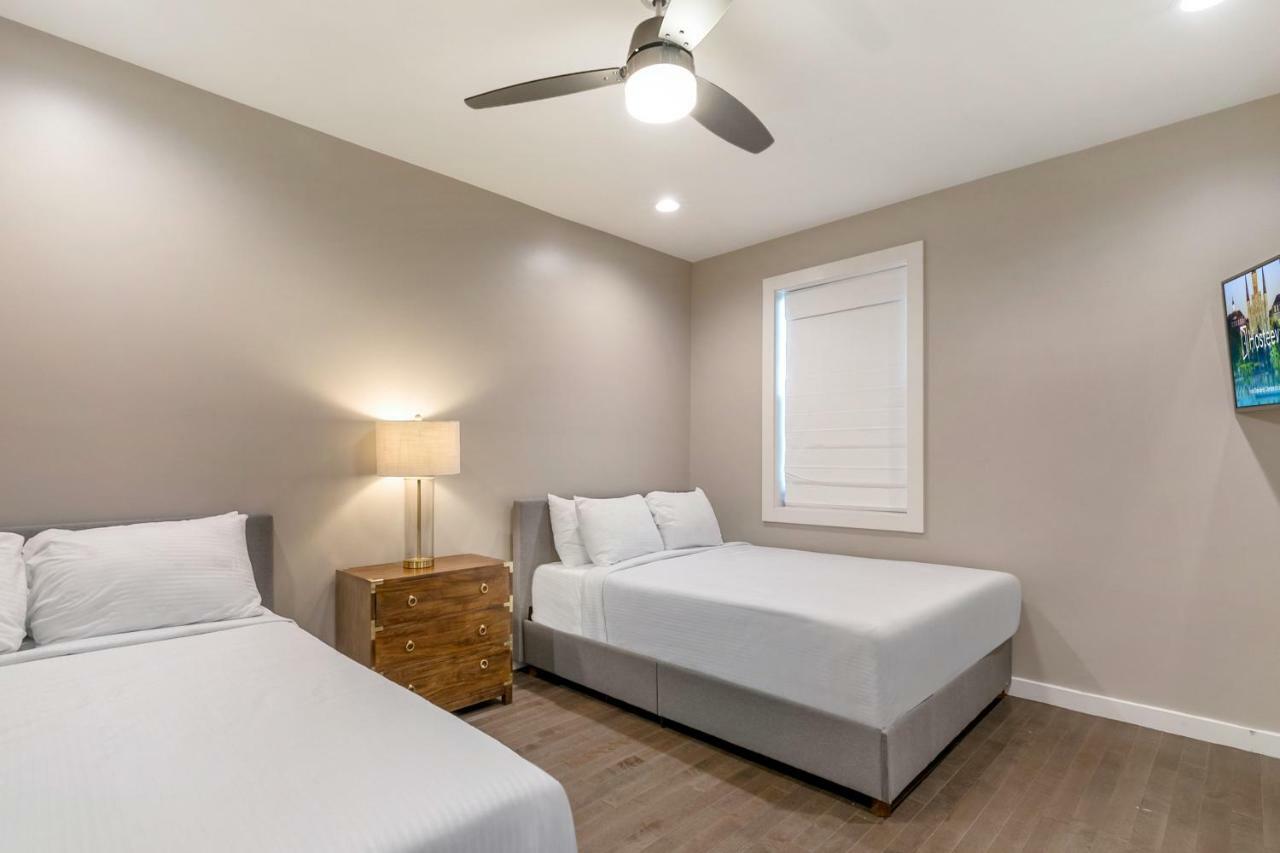Stunning 4 Bedroom Townhouse In Mid Holiday home New Orleans