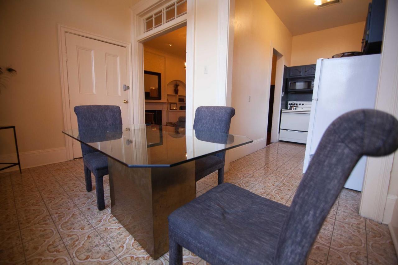 The Courtyards French Quarter Guest house *
