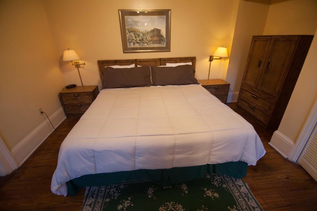 The Courtyards French Quarter Guest house