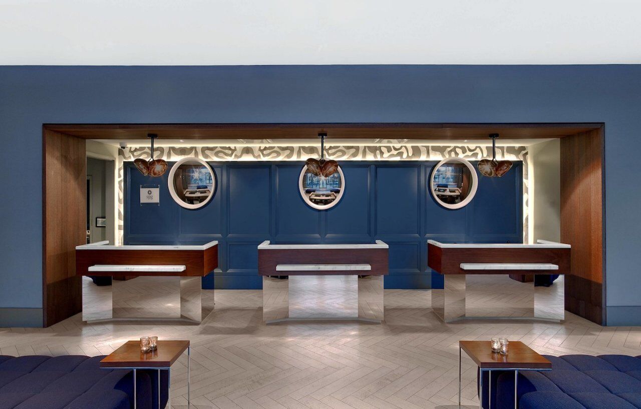 Le Meridien Hotel 4*