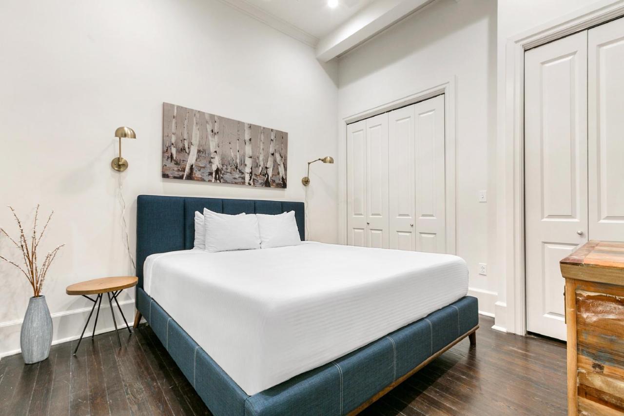 1 And 2 Bedroom Private Steps Away From French Quarter Aparthotel New Orleans