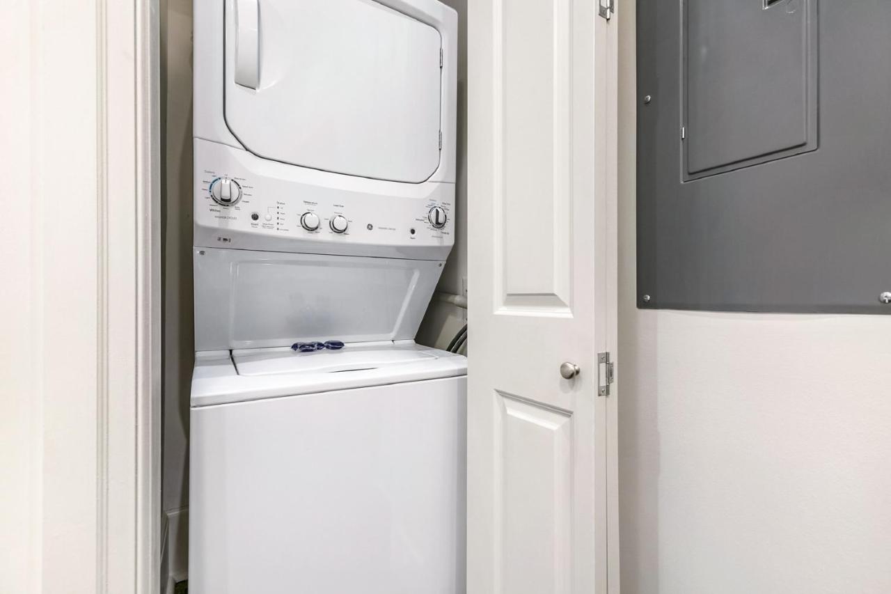 1 And 2 Bedroom Private Steps Away From French Quarter Aparthotel 5*
