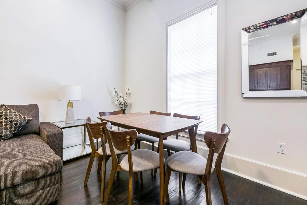 1 And 2 Bedroom Private Steps Away From French Quarter Aparthotel