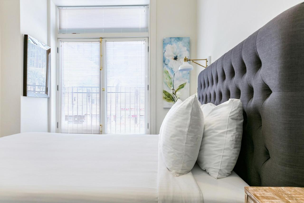 1 And 2 Bedroom Private Steps Away From French Quarter Aparthotel