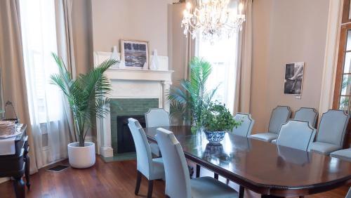 Sully Mansion Hotel