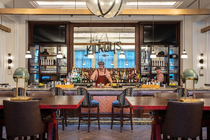 Hotel The Higgins New Orleans, Curio Collection By Hilton New Orleans